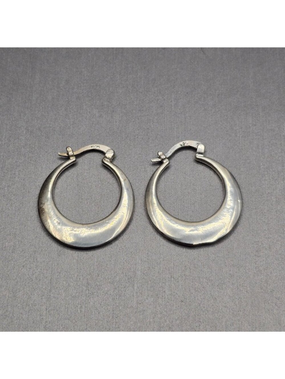 Sterling Silver Solid Tapered Hoop Earrings 1 1/8" Large Hinged Bangle Style 925 - Picture 7 of 7